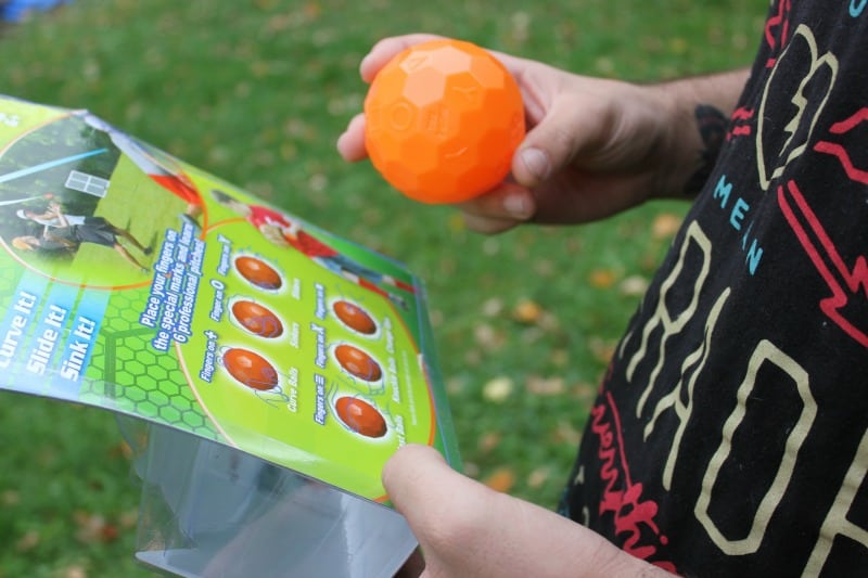 Outside Toy - Swerve Ball: Throw Like a Pro