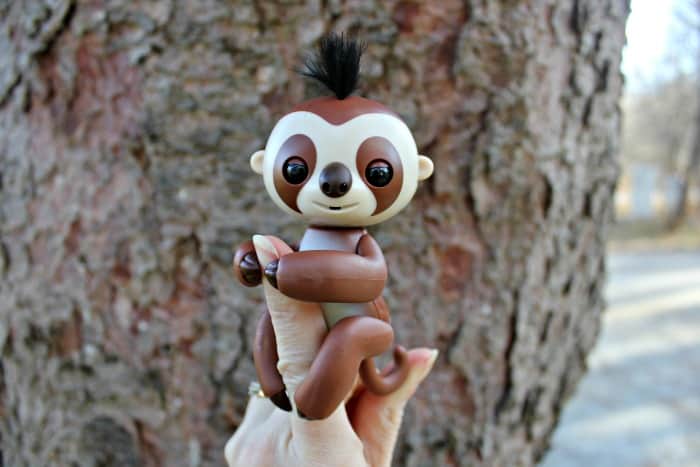 WowWee Toys Latest Fingerling Kingsley the Sloth
