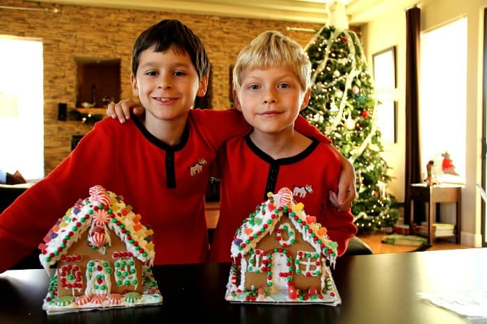4 Fun Family Christmas Traditions to Try This Year