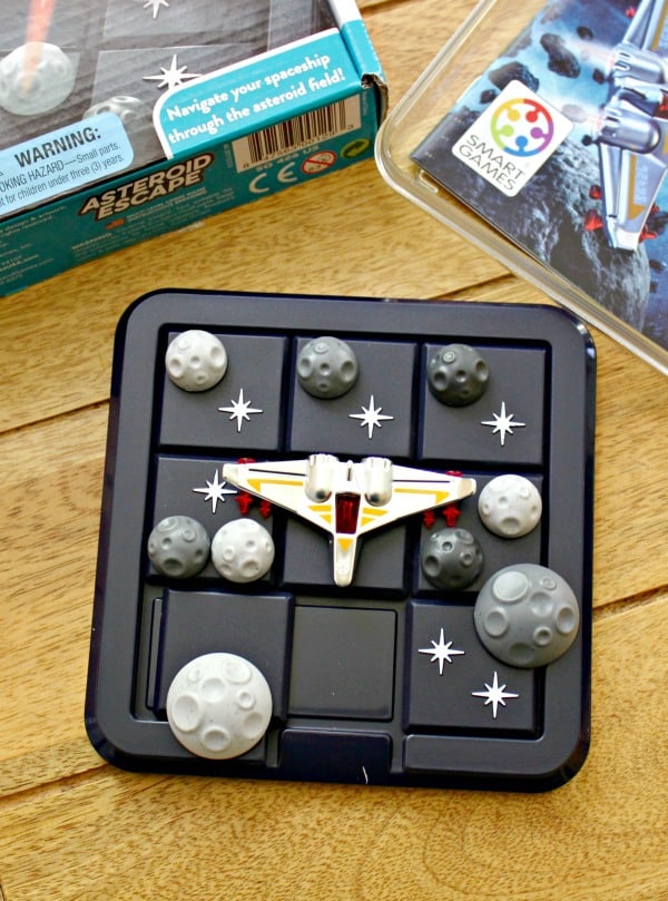 Asteroid Escape One Player Puzzle Game