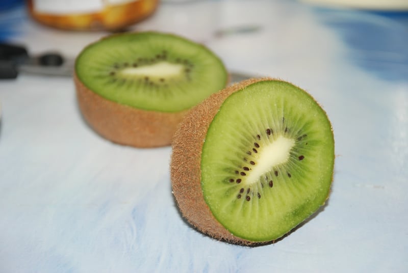 a sliced kiwi