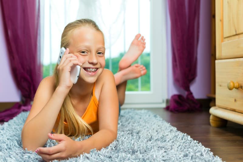 Prepaid Cell Phones Kids Safety Tips You Need to Know