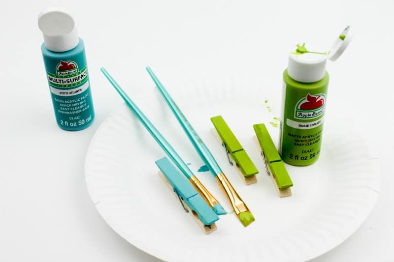 painting clothespins blue and green