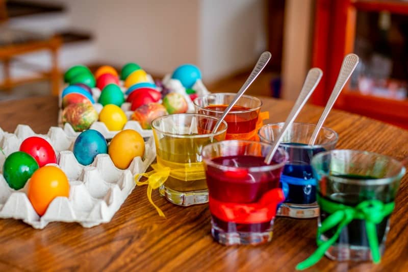 Make Vibrant Easter Eggs With These Tips