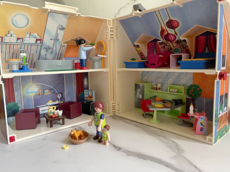 an inside view of a dollhouse