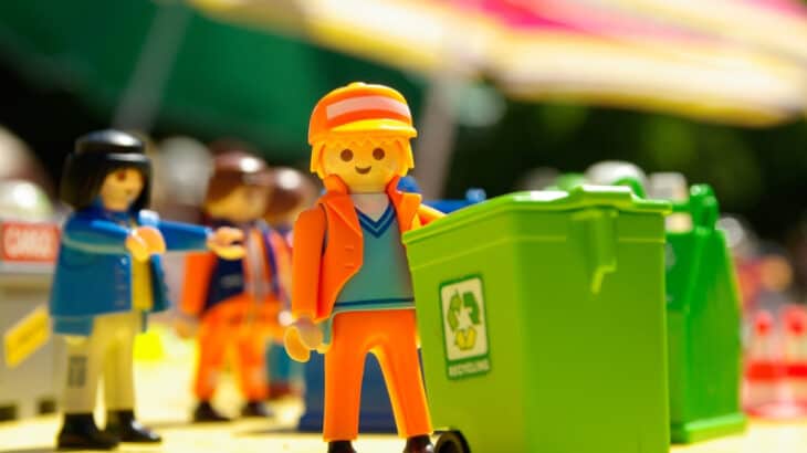 Playmobil recycling toys