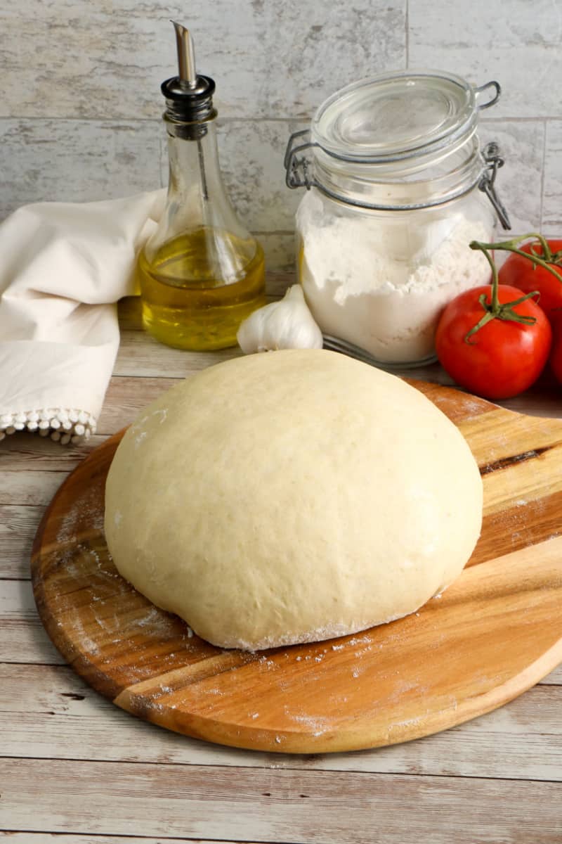 Make this delicious bread machine thin crust pizza dough today. This homemade pizza dough is a great recipe that uses just basic ingredients.