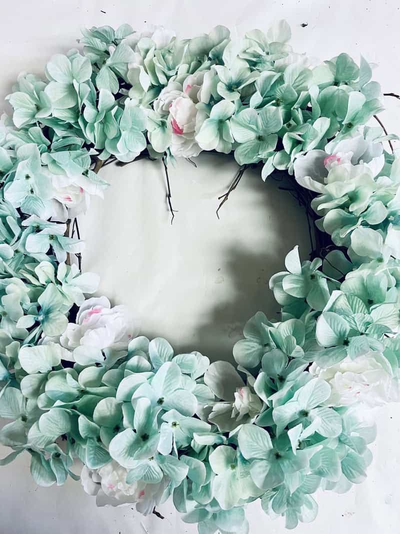 close up of a hydrangea summer wreath